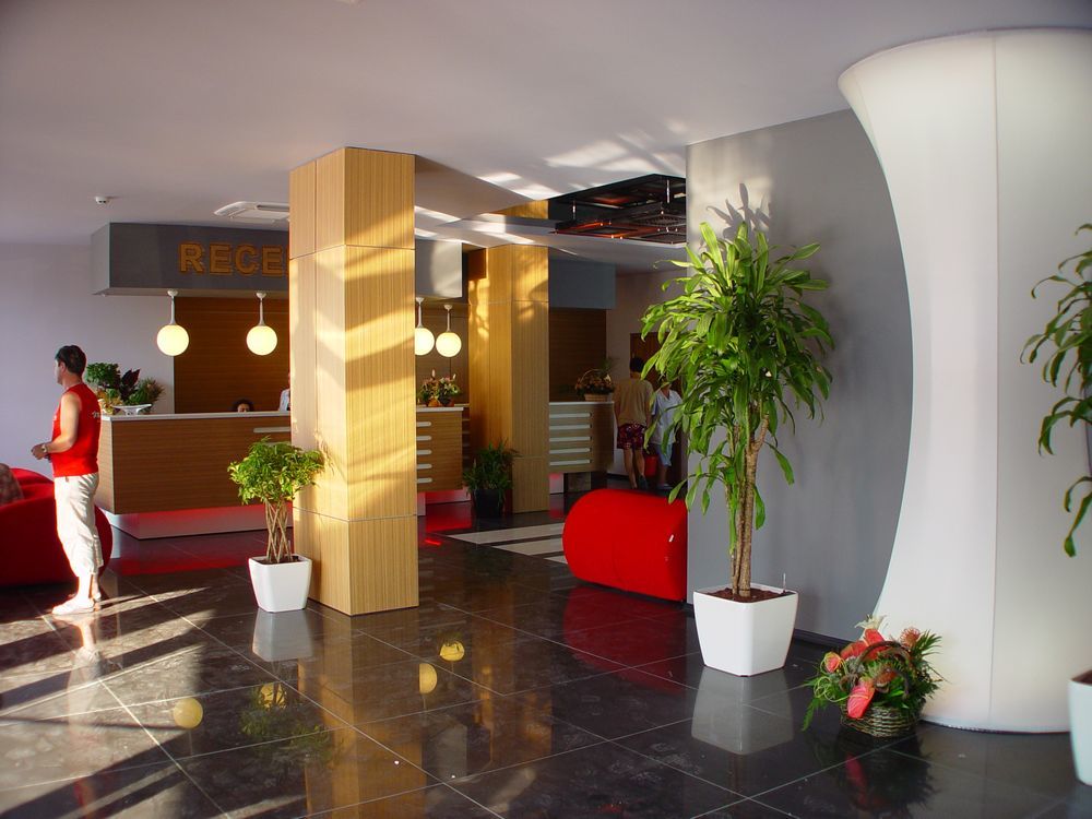 마리에타 팰리스 호텔 네세부르 외부 사진